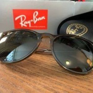 Ray-Ban Erika Classic Sunglasses | Unisex | Brand-New with case | $100